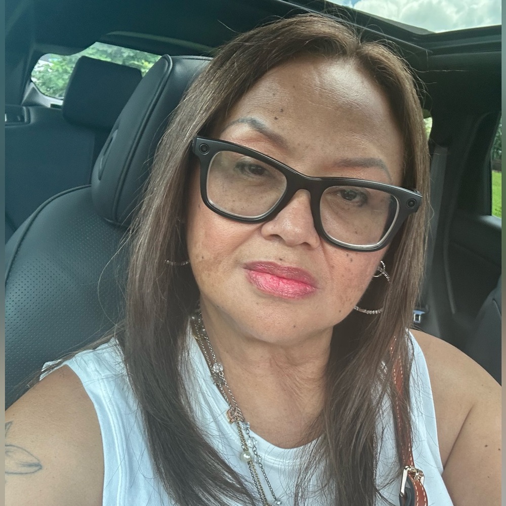 Meet your Posher, DeeDee